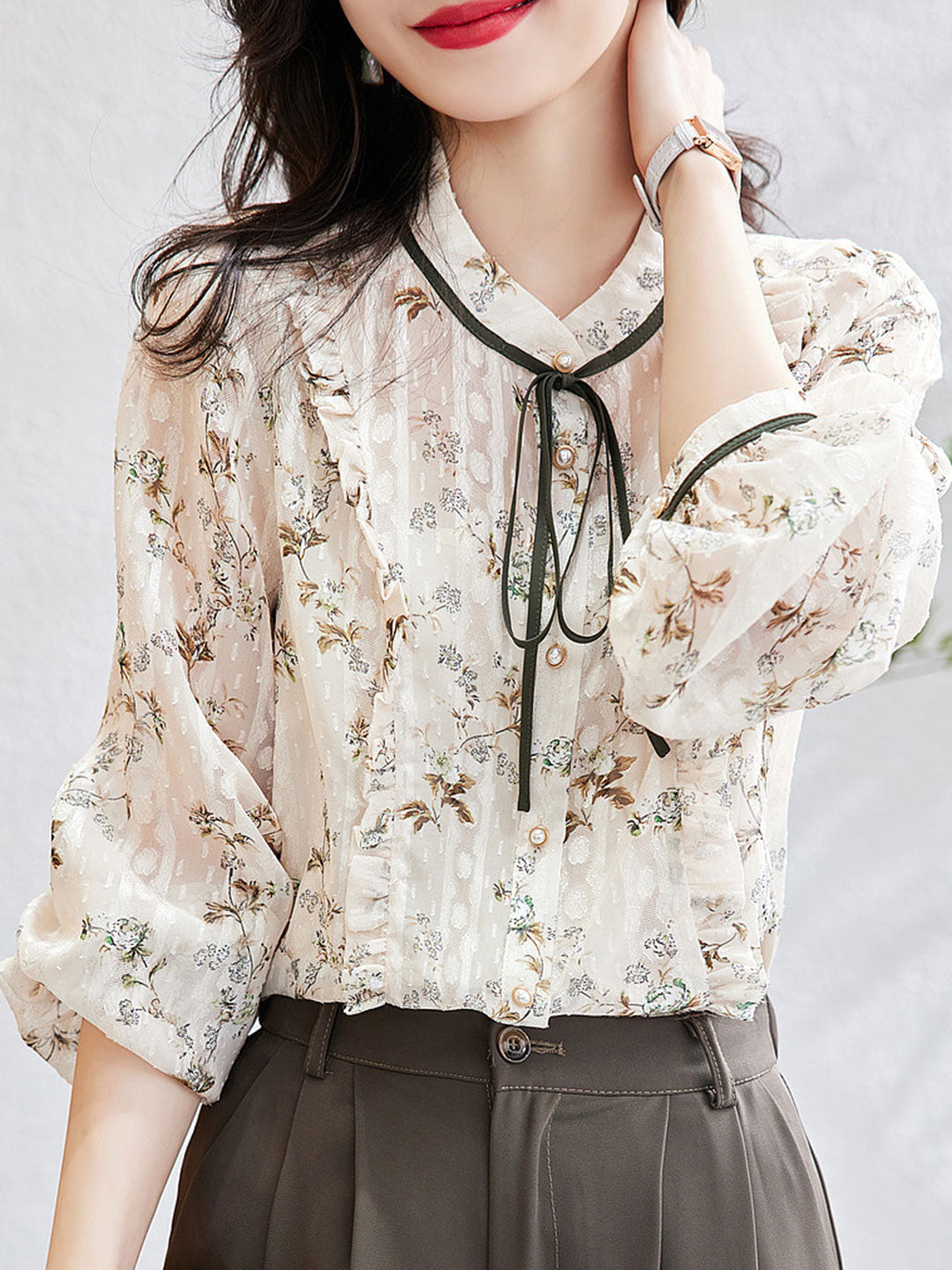 Elegantly Styled Blouse for Everyday Wear