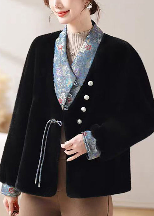 Gracefully Styled Coat for Any Occasion