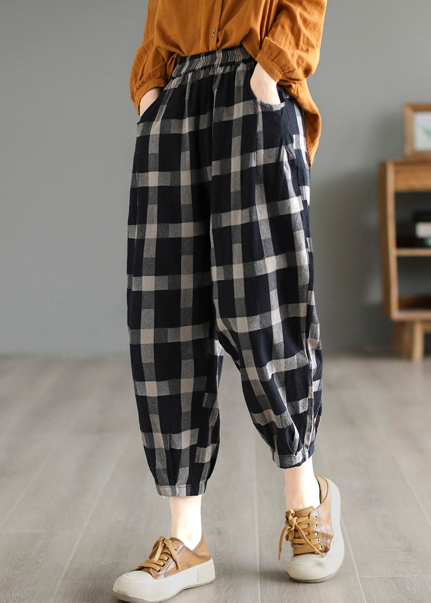 Effortlessly Elegant Pants with a Timeless Design