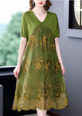 Classic Vintage Dress with a Flattering Fit