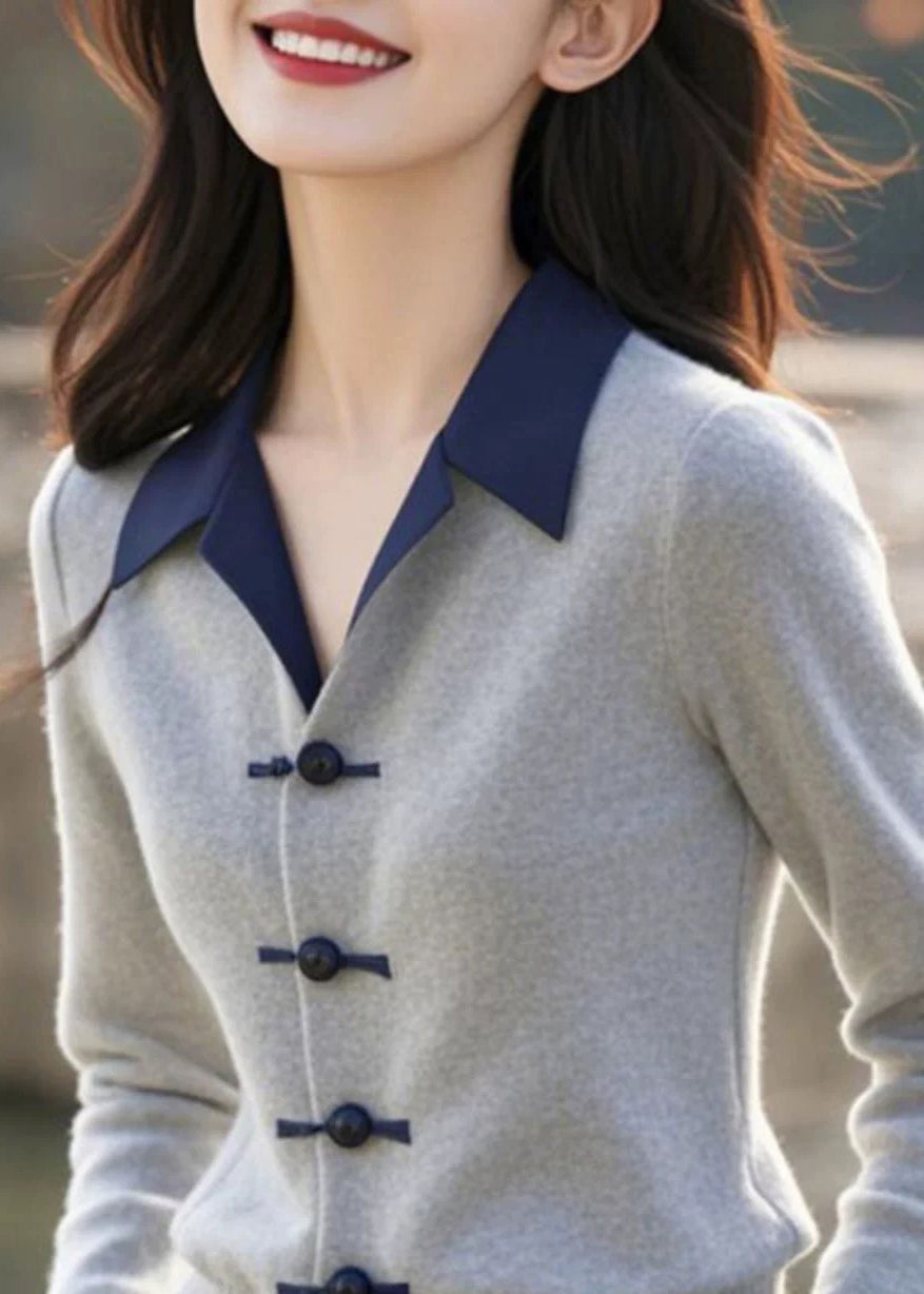 Effortlessly Elegant Sweater with a Timeless Design