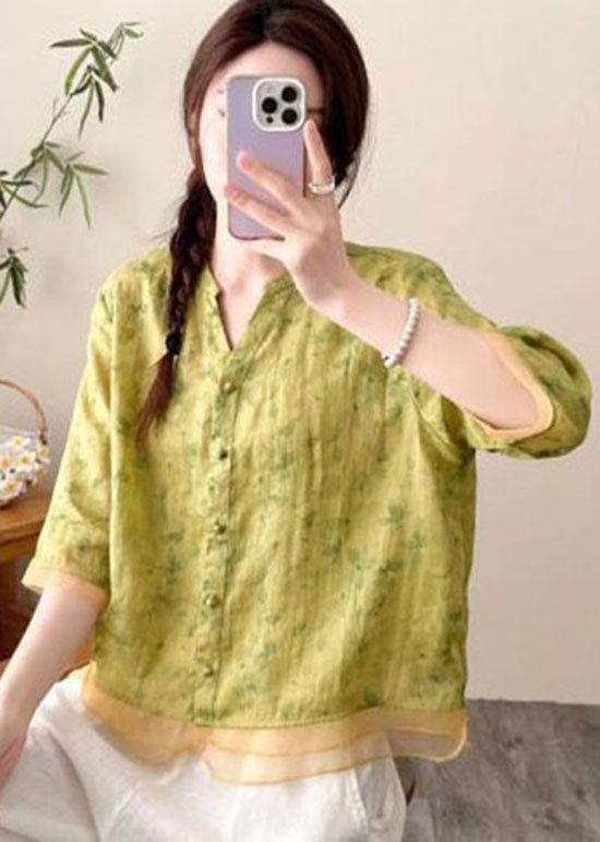 Well Tailored Top with a Graceful Silhouette