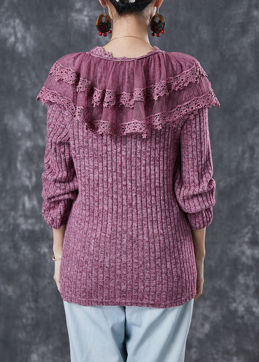 Well Tailored Sweater with a Graceful Silhouette