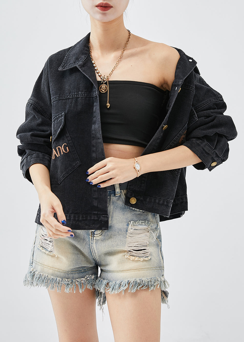 Gracefully Styled Jacket for Any Occasion