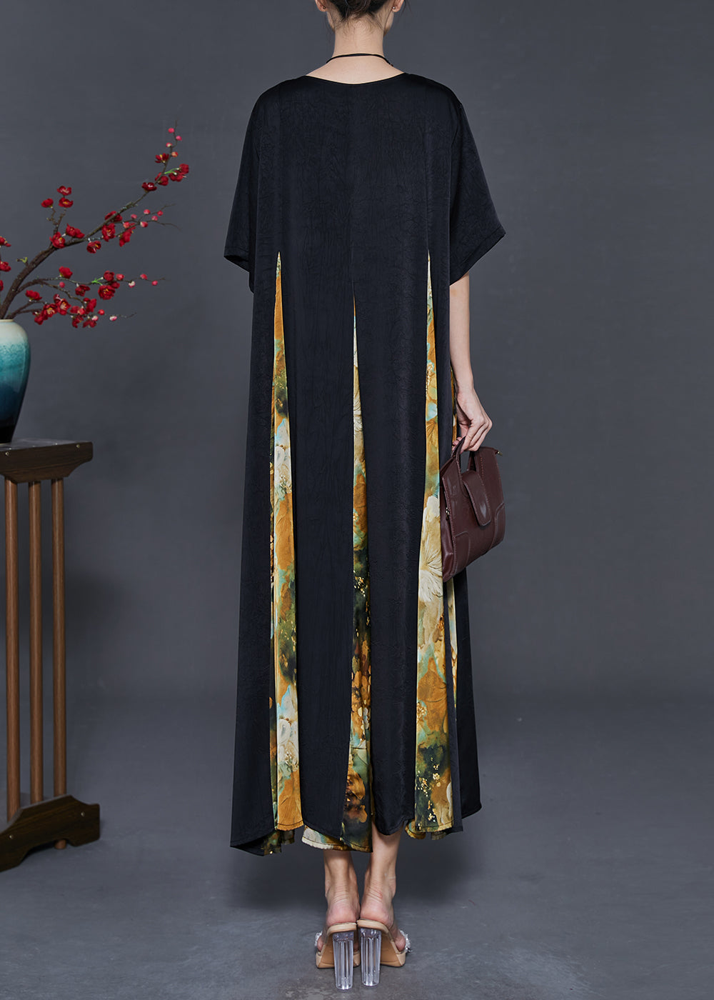 Classic Vintage Dress with a Flattering Fit