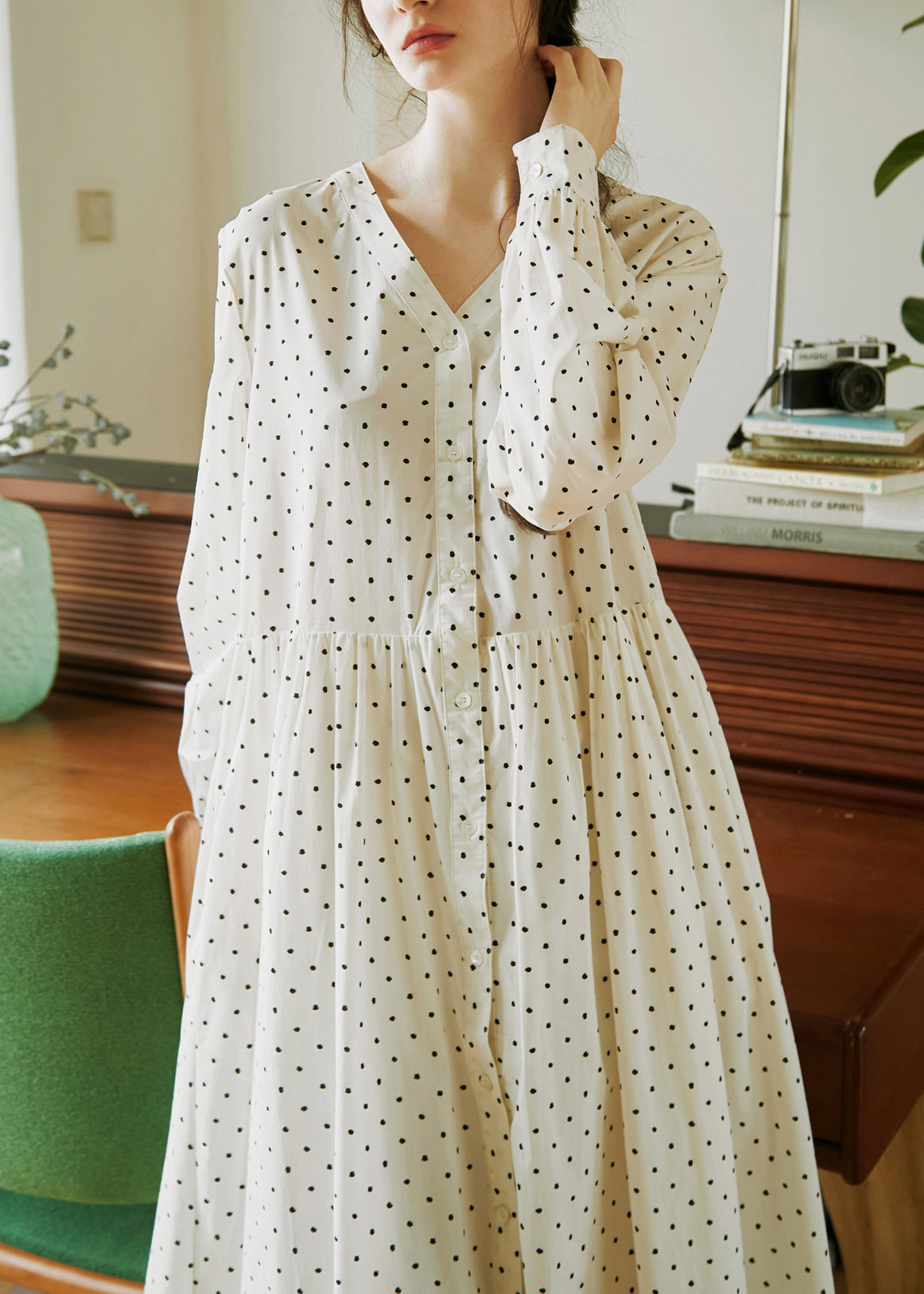 Well Tailored Dress with a Graceful Silhouette