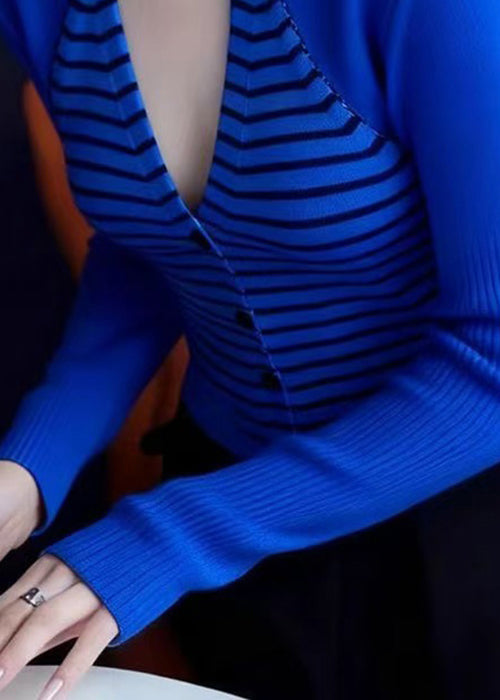 Well Tailored Sweater with a Graceful Silhouette
