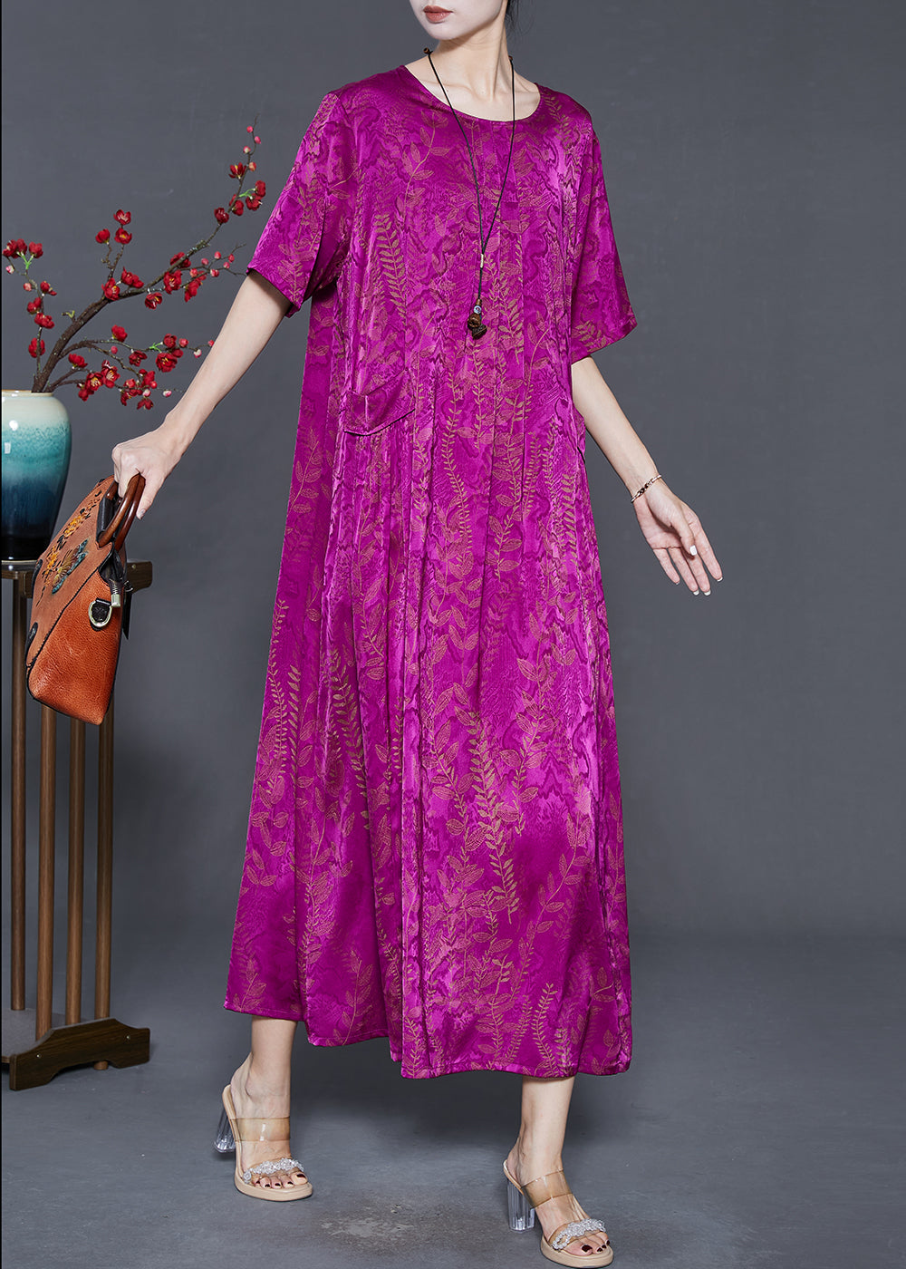 Well Tailored Dress with a Graceful Silhouette