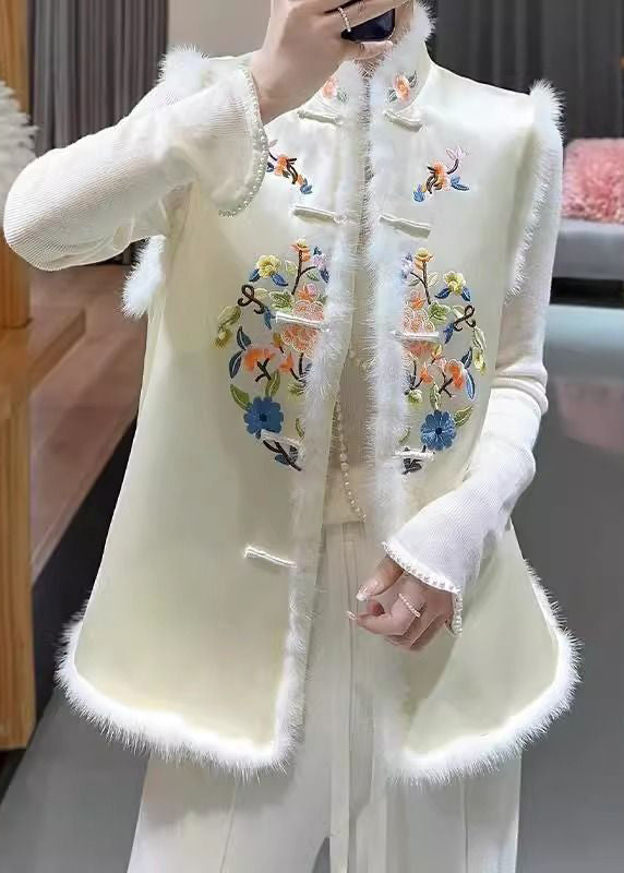 Effortlessly Elegant Coat with a Timeless Design