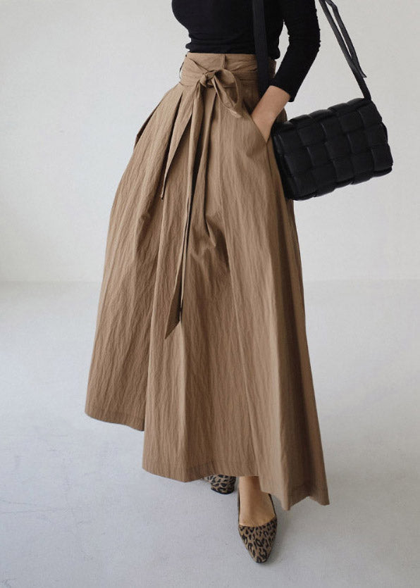 Well Tailored Pants with a Graceful Silhouette