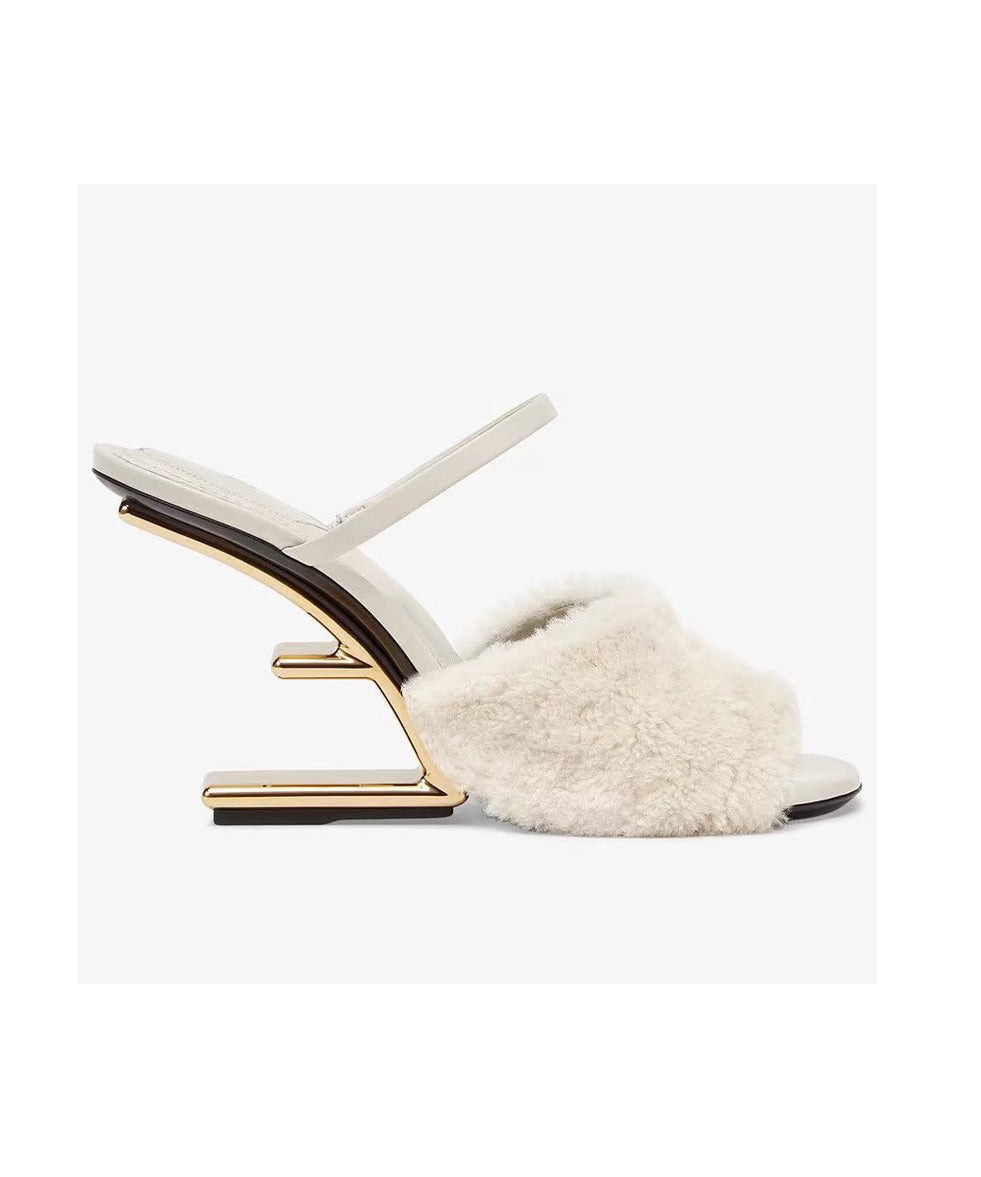 Graceful Orthopedic Sandals for Modern Look