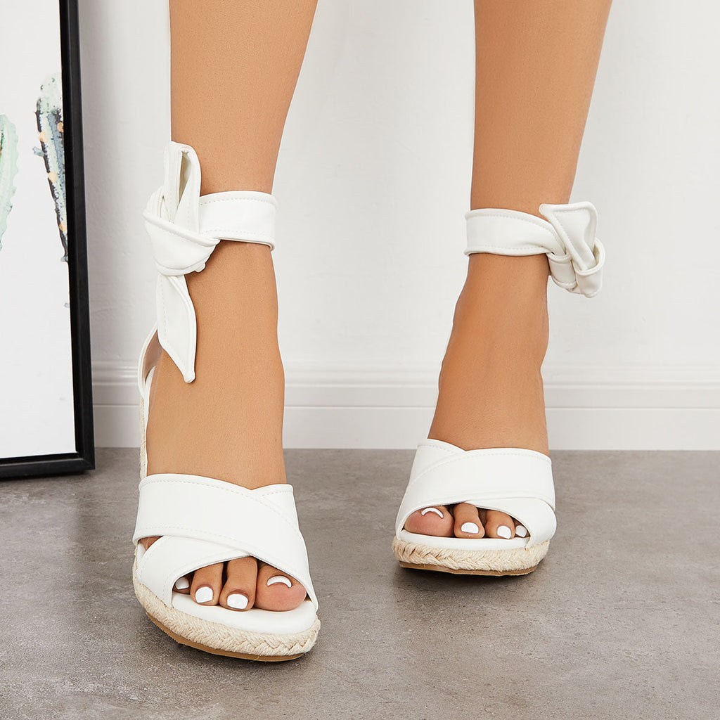 Graceful Orthopedic Sandals for Modern Look