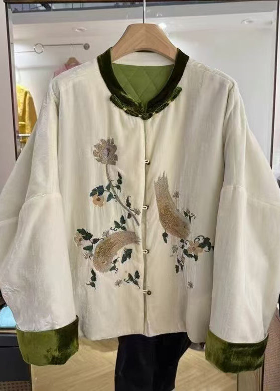 Effortlessly Elegant Coat with a Timeless Design