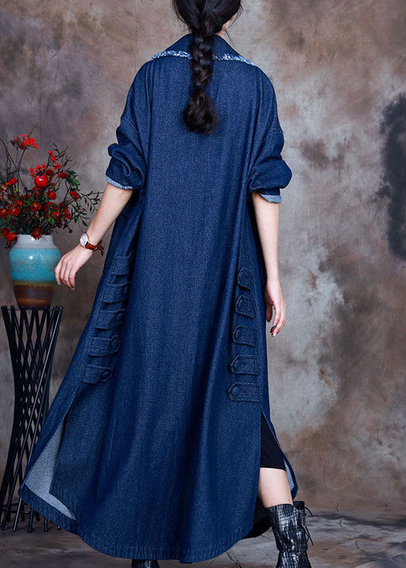 Well Tailored Coat with a Graceful Silhouette