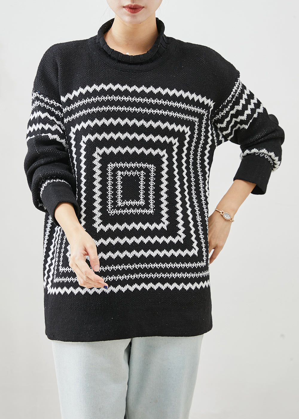 Effortlessly Elegant Sweater with a Timeless Design