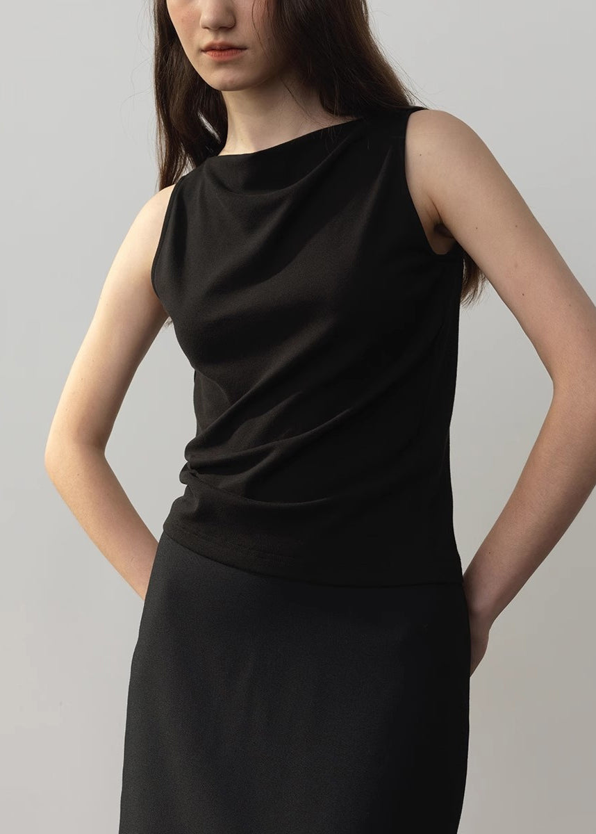 Beautifully Finished Top in a Timeless Design