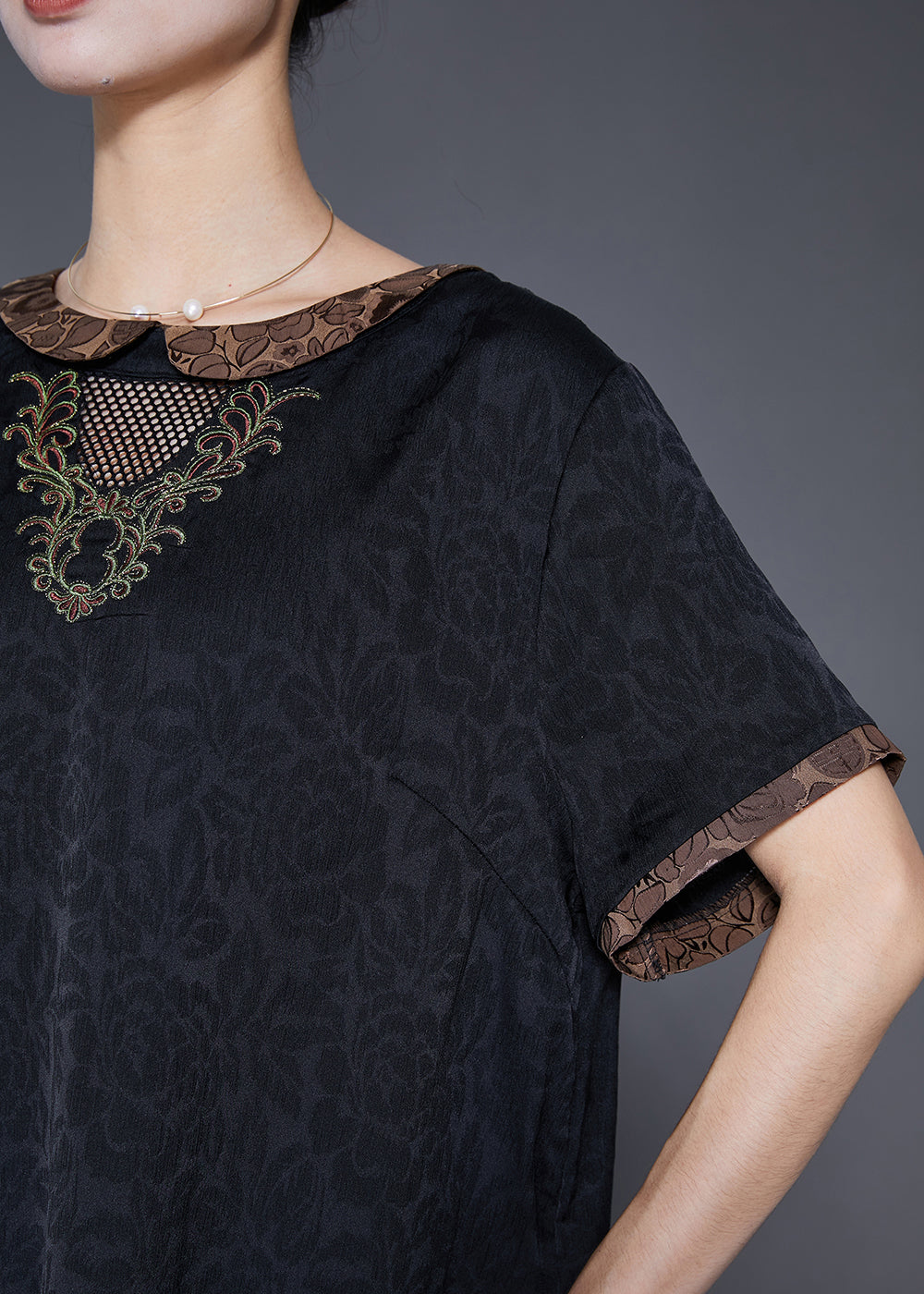 Beautifully Finished Dress in a Timeless Design
