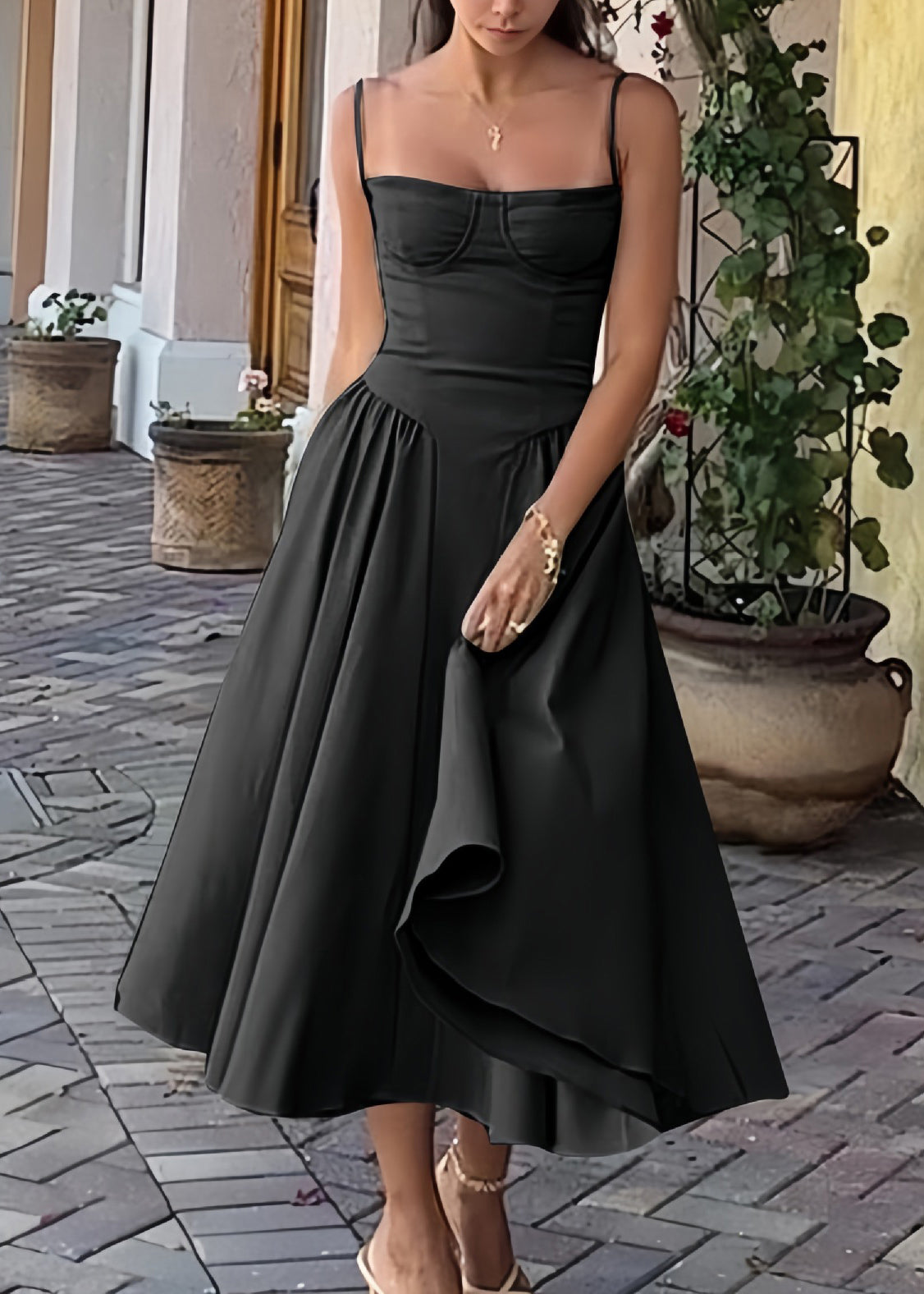 Classic Vintage Dress with a Flattering Fit