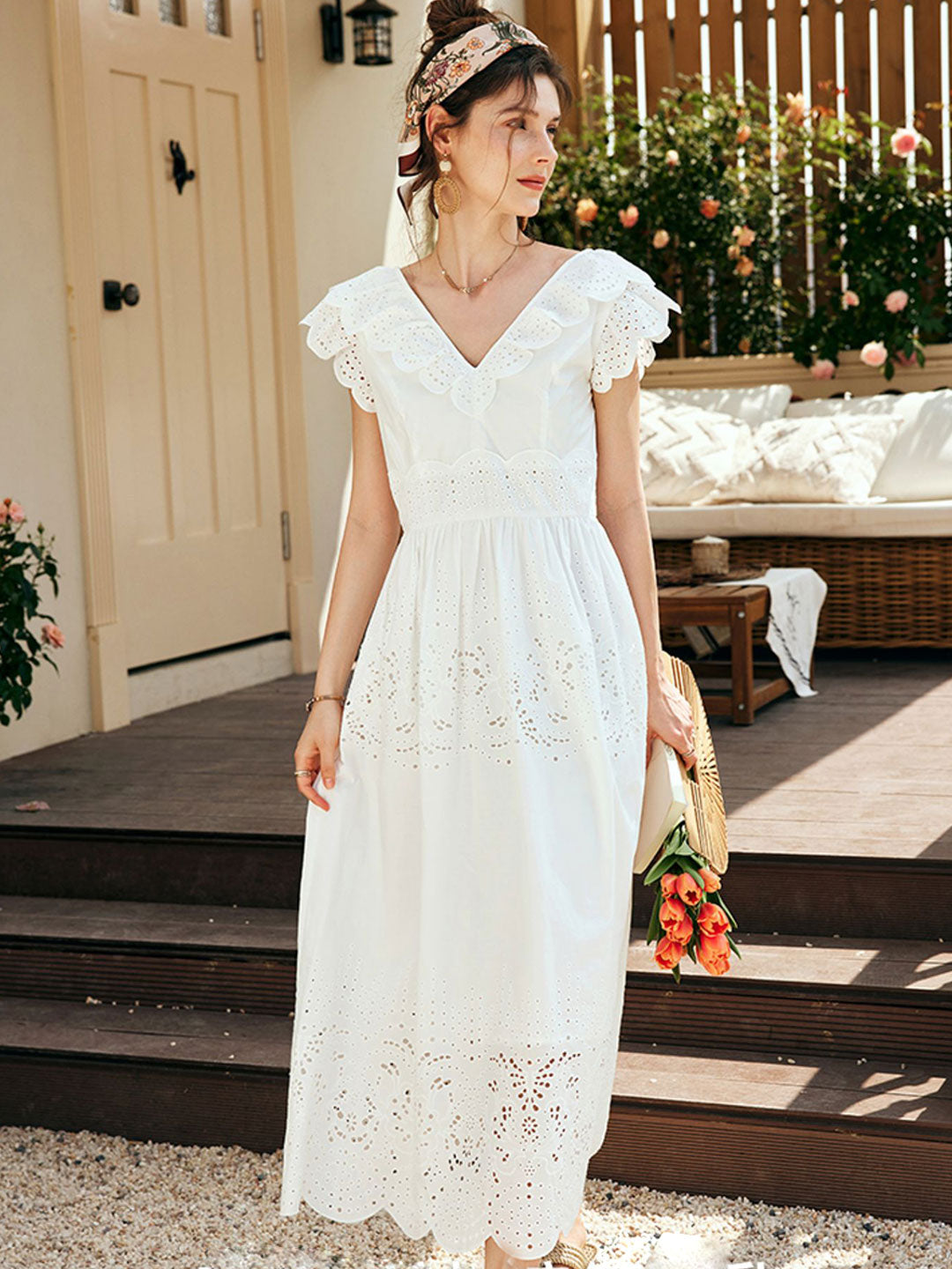 Effortlessly Elegant Dress with a Timeless Design