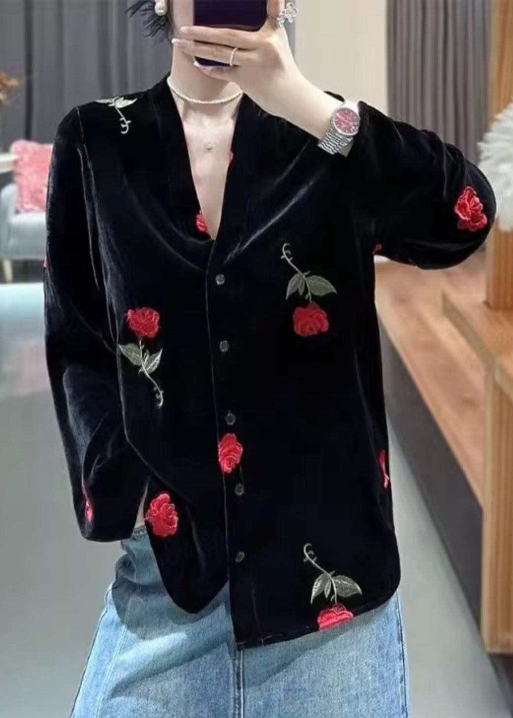 Beautifully Crafted Blouse in a Classic Style