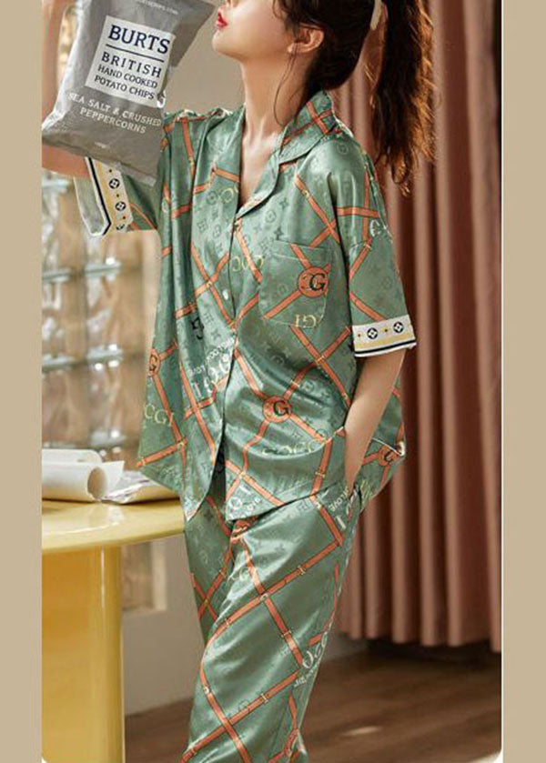 Casually Elegant Garment with a Refined Edge