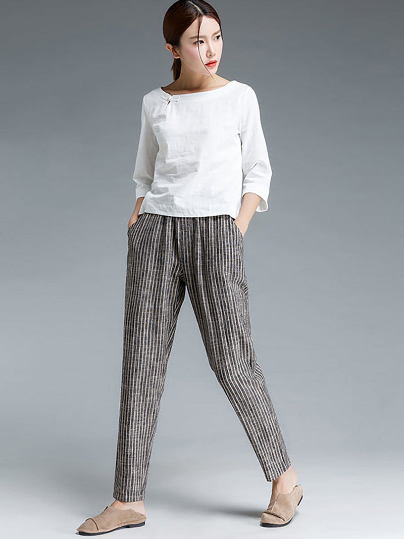 Effortlessly Elegant Pants with a Timeless Design