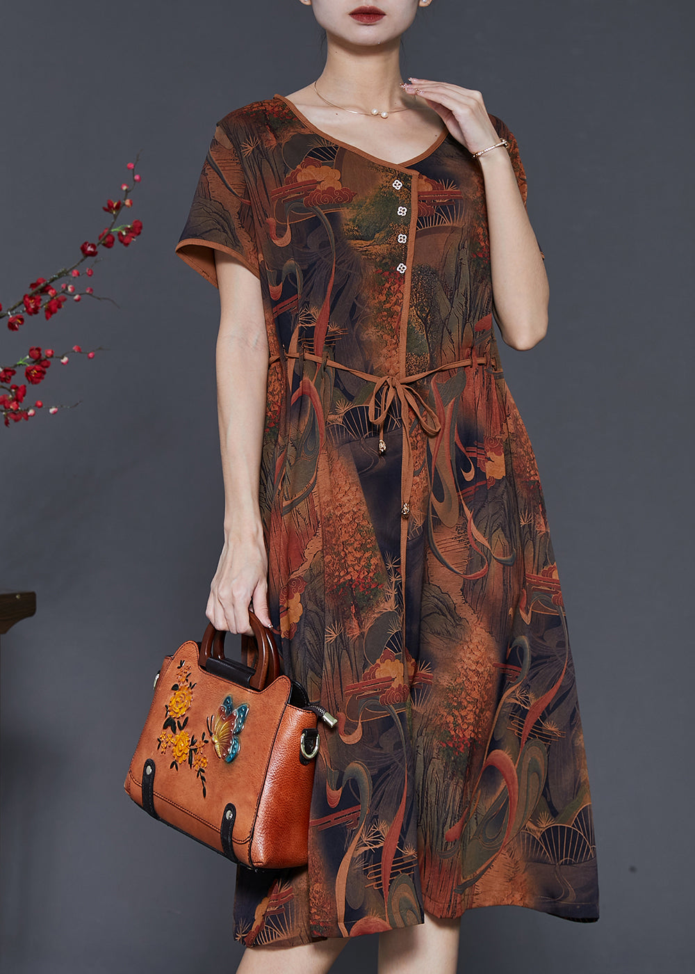 Well Tailored Dress with a Graceful Silhouette