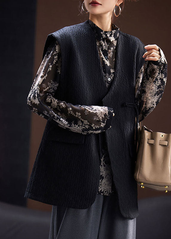 Beautifully Finished Coat in a Timeless Design