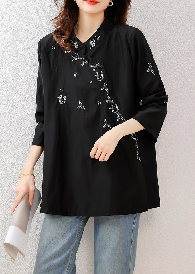 Well Tailored Blouse with a Graceful Silhouette
