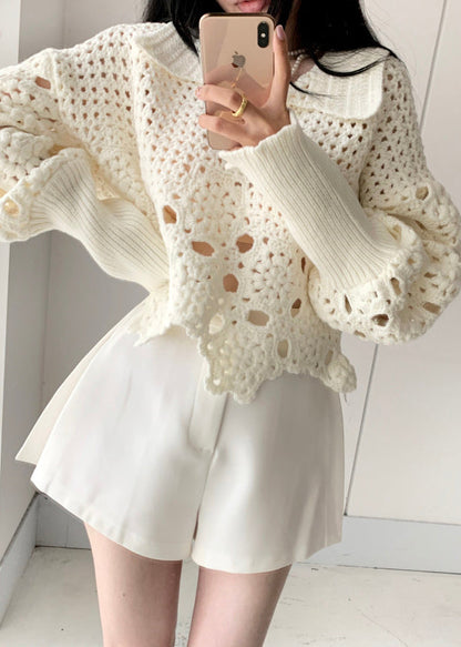 Classic Vintage Sweater with a Flattering Fit