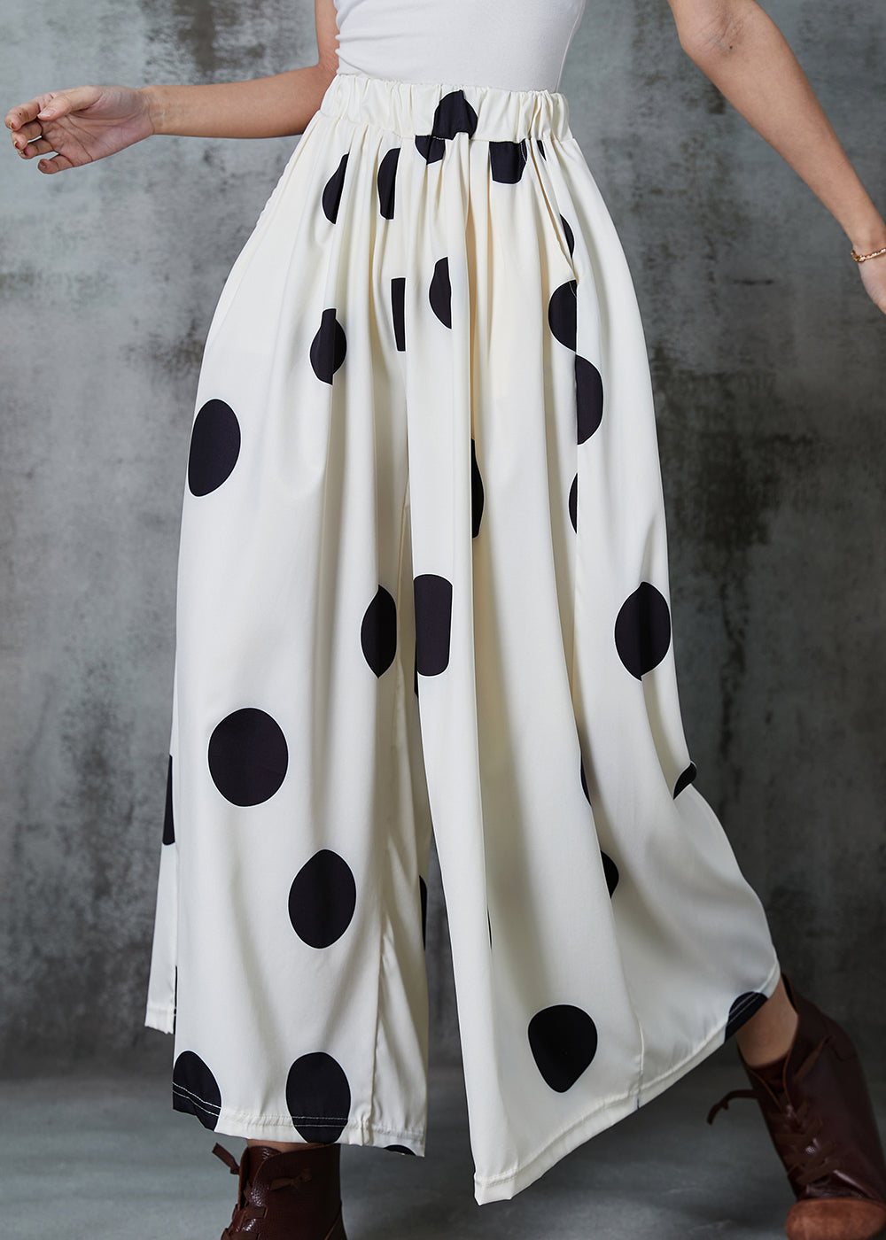Classic Vintage Pants with a Flattering Fit