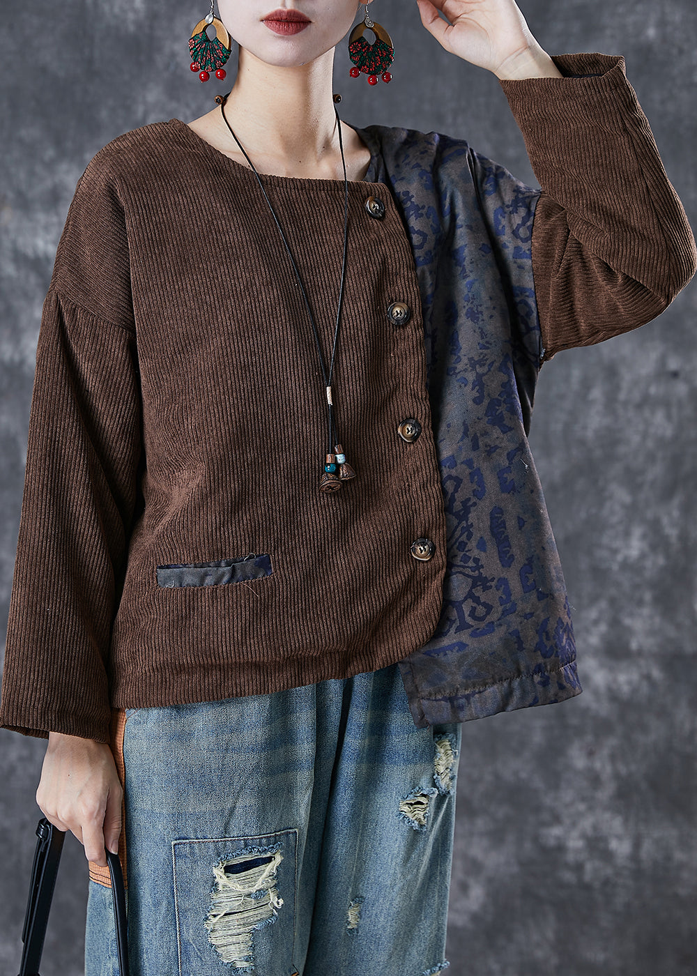 Effortlessly Elegant Jacket with a Timeless Design