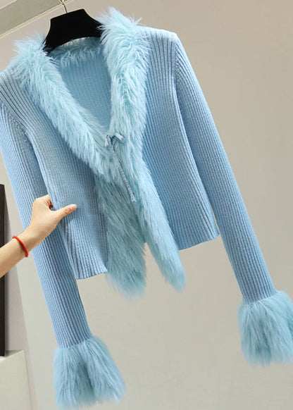 Well Tailored Sweater with a Graceful Silhouette