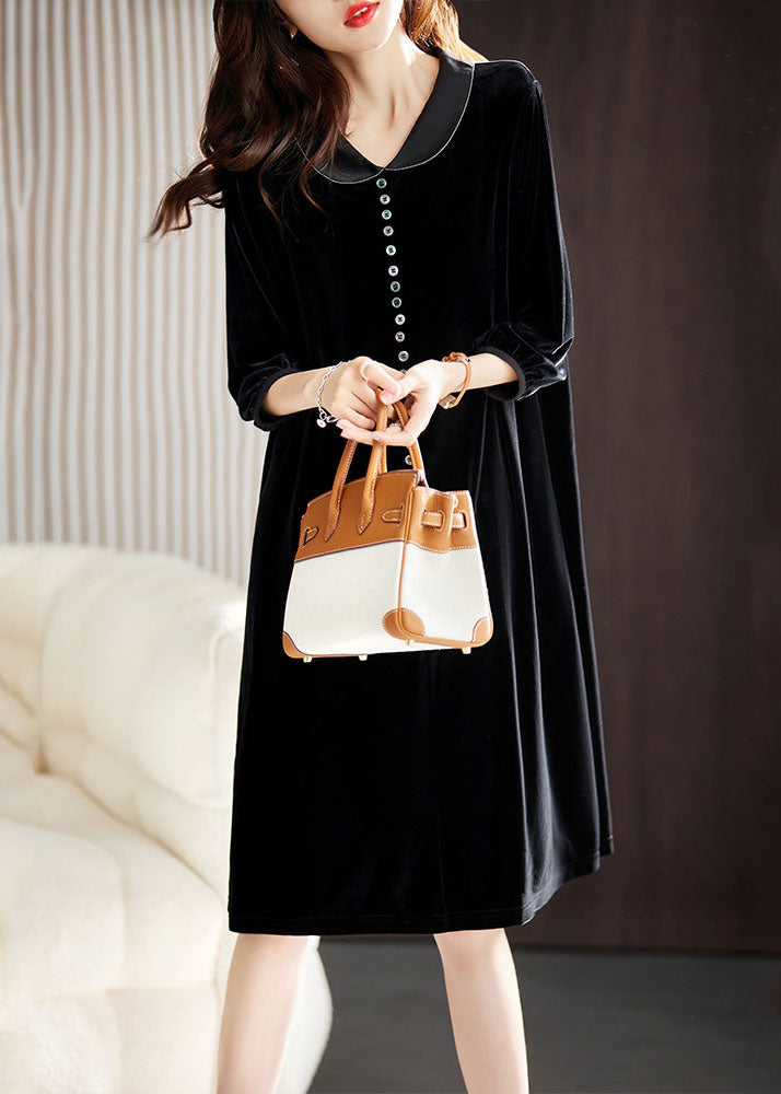 Classic Vintage Dress with a Flattering Fit