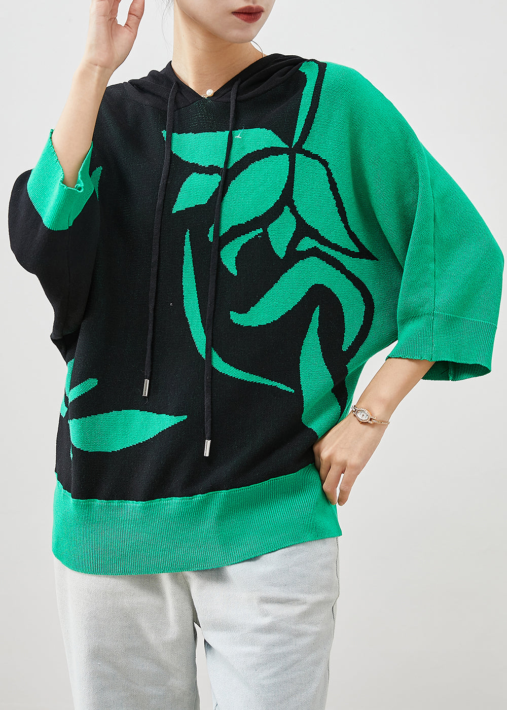 Gracefully Styled Pullover for Any Occasion