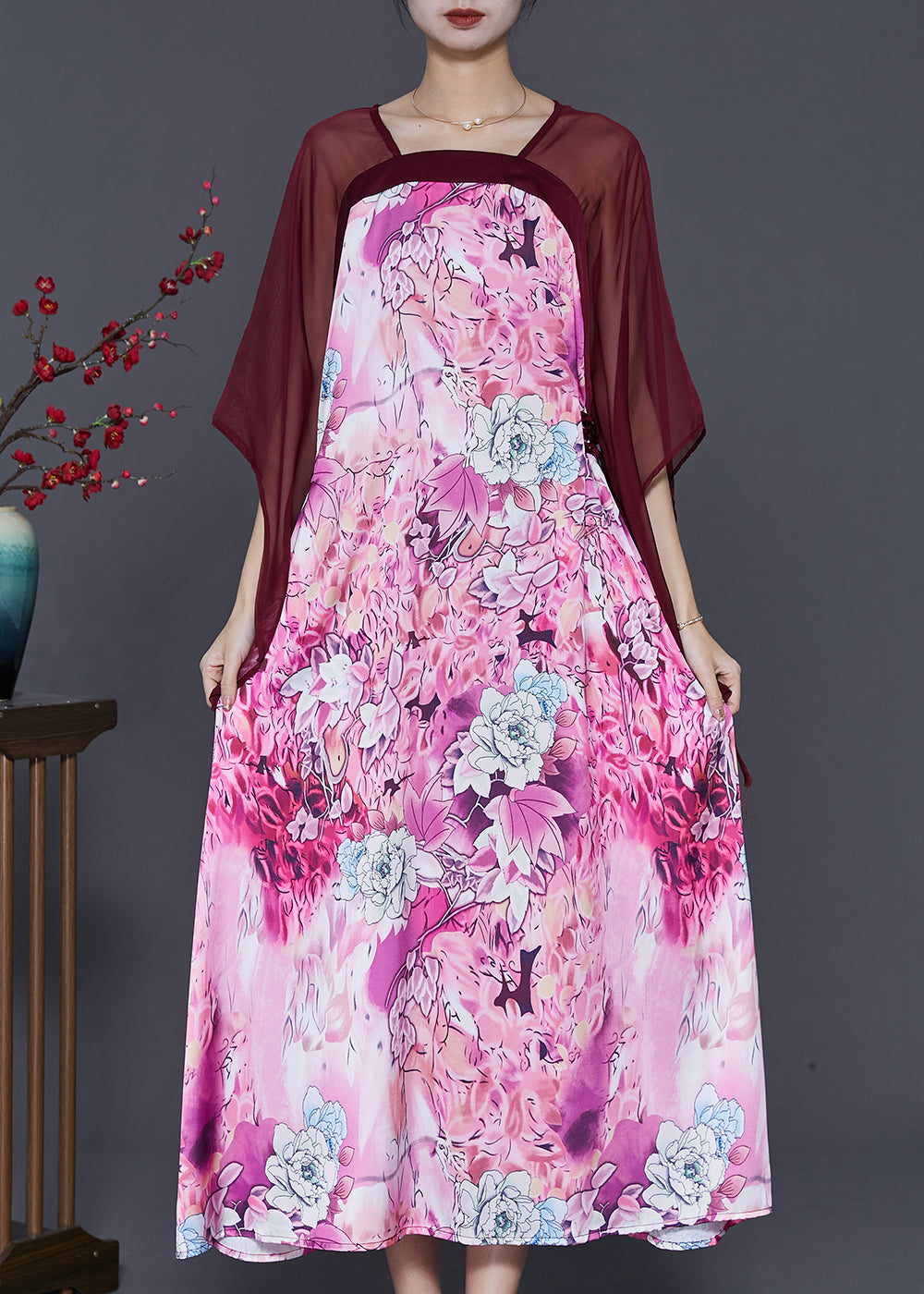 Beautifully Finished Dress in a Timeless Design
