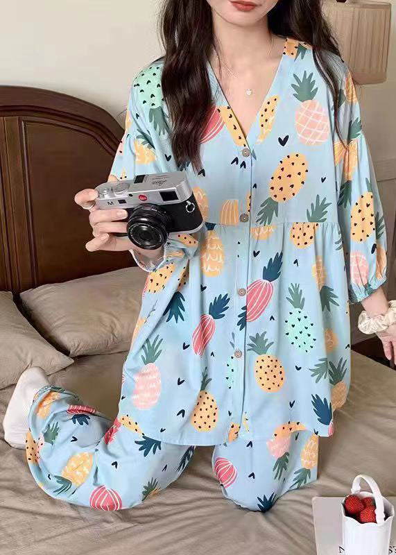 Casually Elegant Garment with a Refined Edge