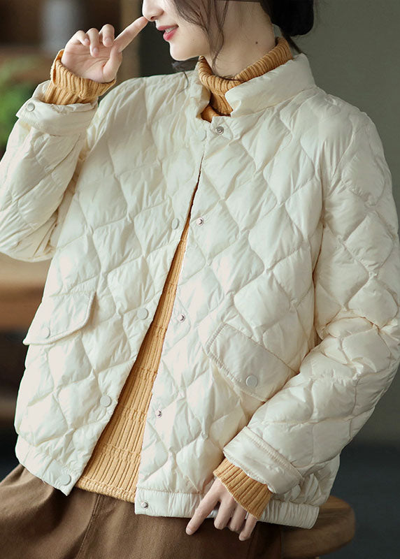 Effortlessly Elegant Coat with a Timeless Design