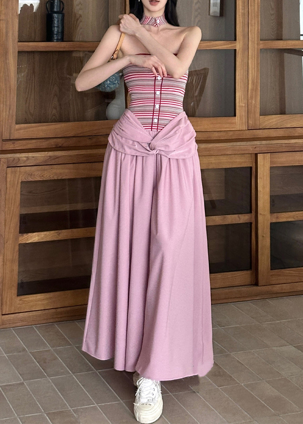 Beautifully Finished Dress in a Timeless Design