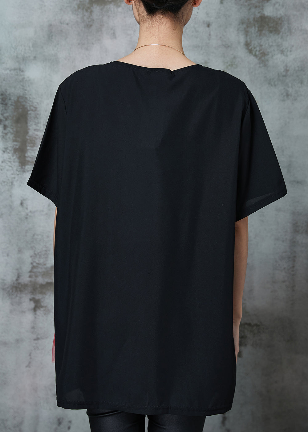 Effortlessly Elegant Top with a Timeless Design