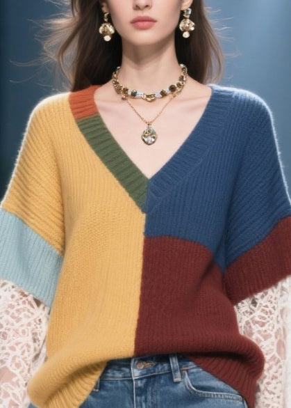 Well Tailored Sweater with a Graceful Silhouette