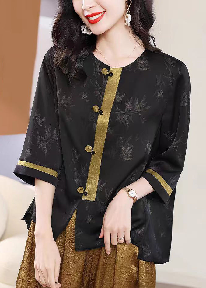 Classic Vintage Shirt with a Flattering Fit