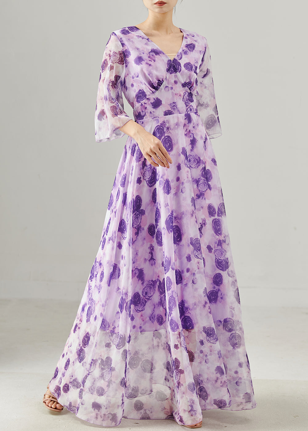 Well Tailored Dress with a Graceful Silhouette