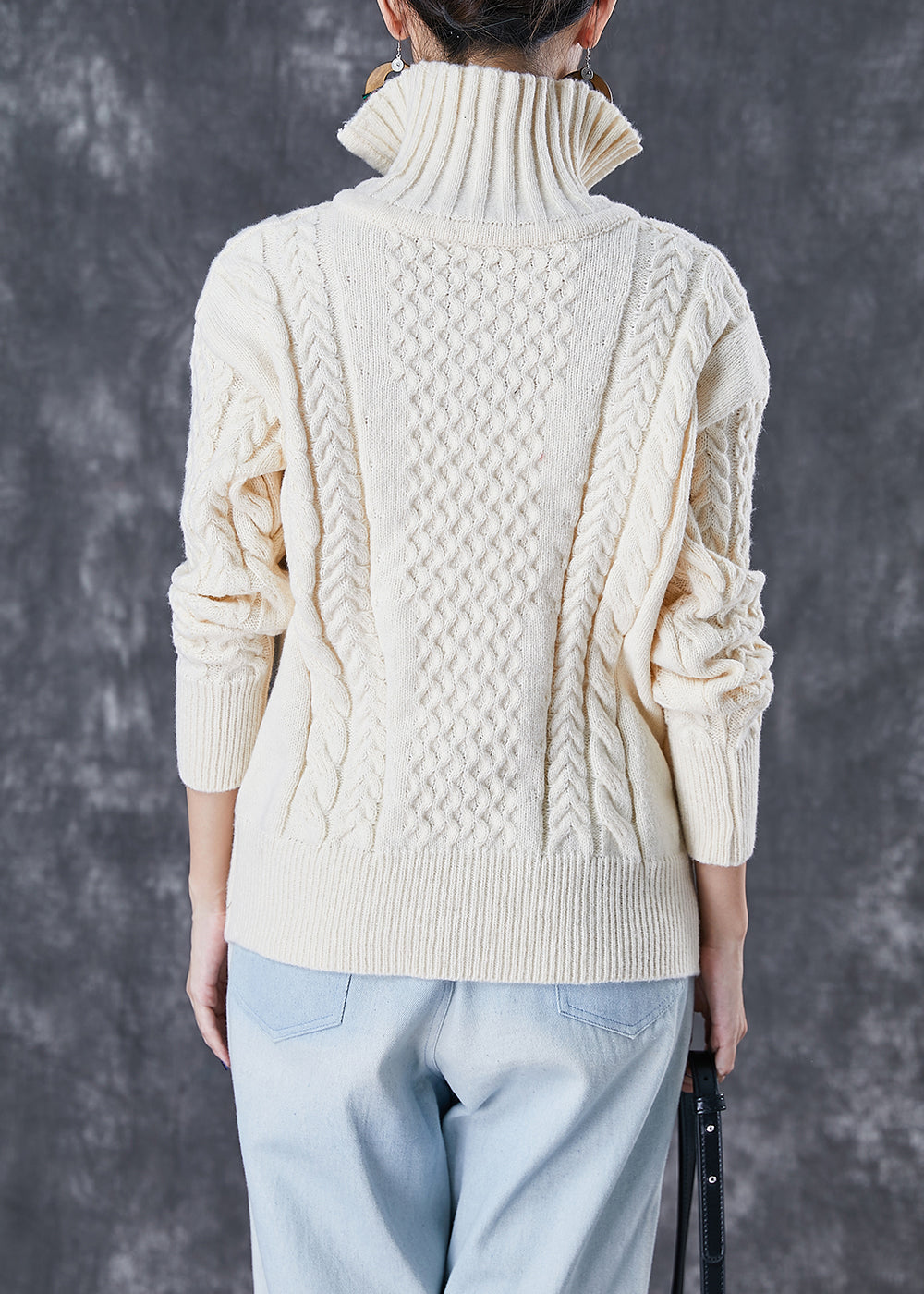 Gracefully Styled Coat for Any Occasion