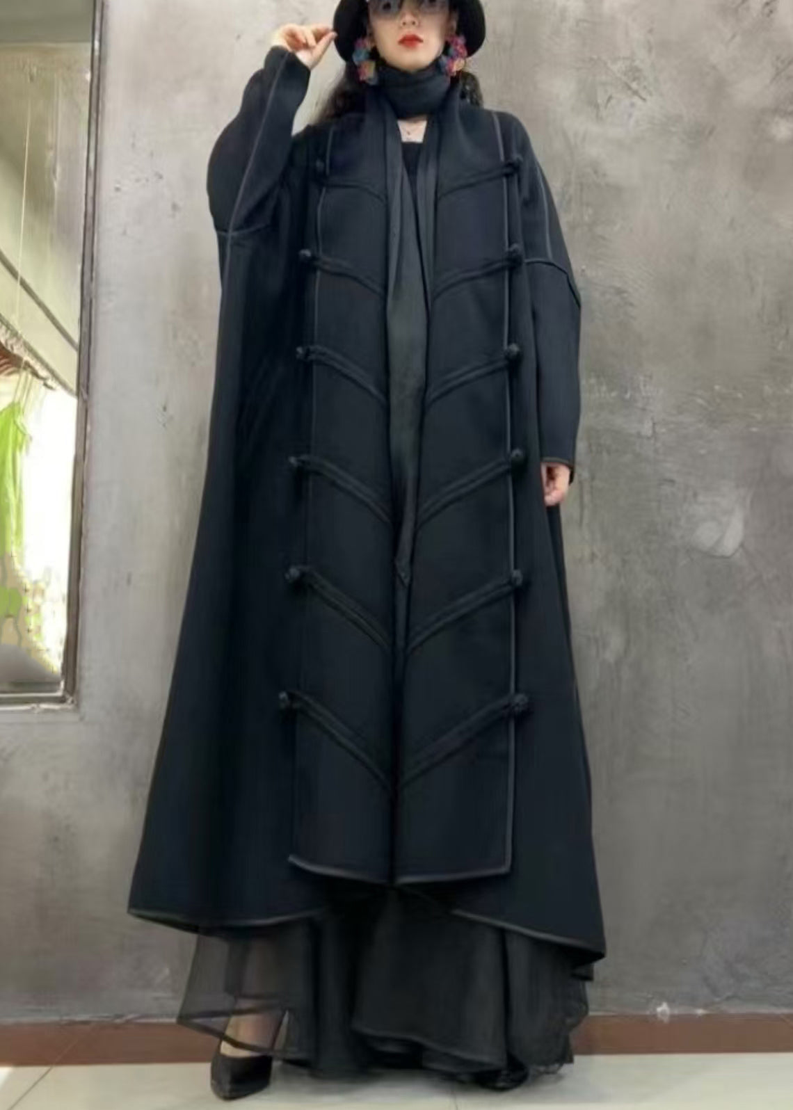 Effortlessly Elegant Coat with a Timeless Design
