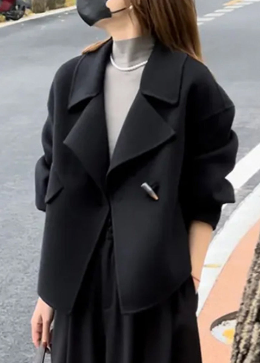 Beautifully Finished Coat in a Timeless Design