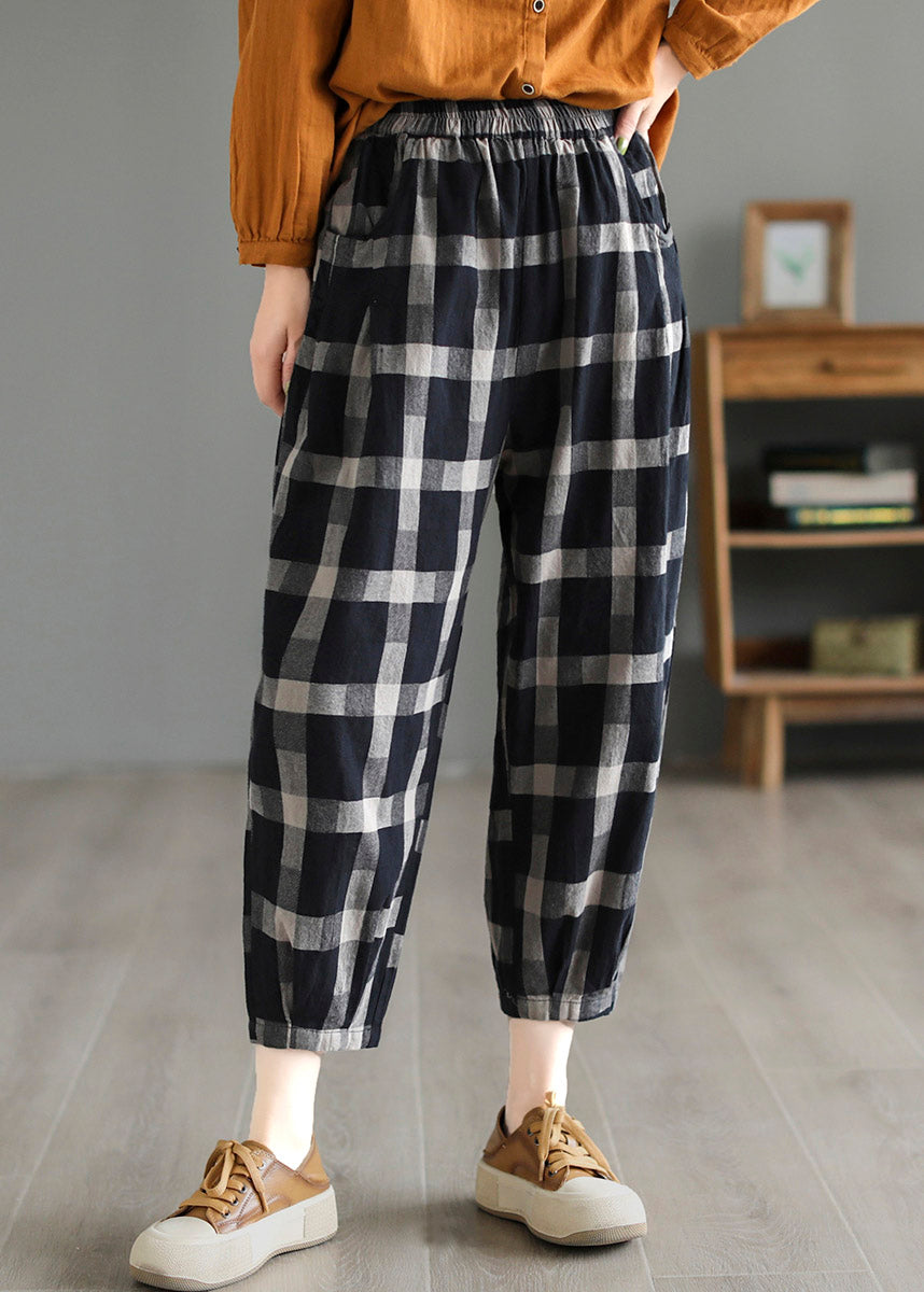 Effortlessly Elegant Pants with a Timeless Design