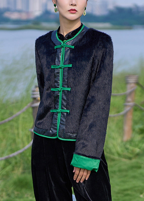 Gracefully Styled Coat for Any Occasion