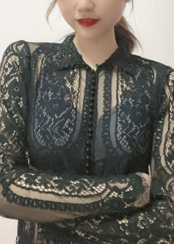 Well Tailored Top with a Graceful Silhouette