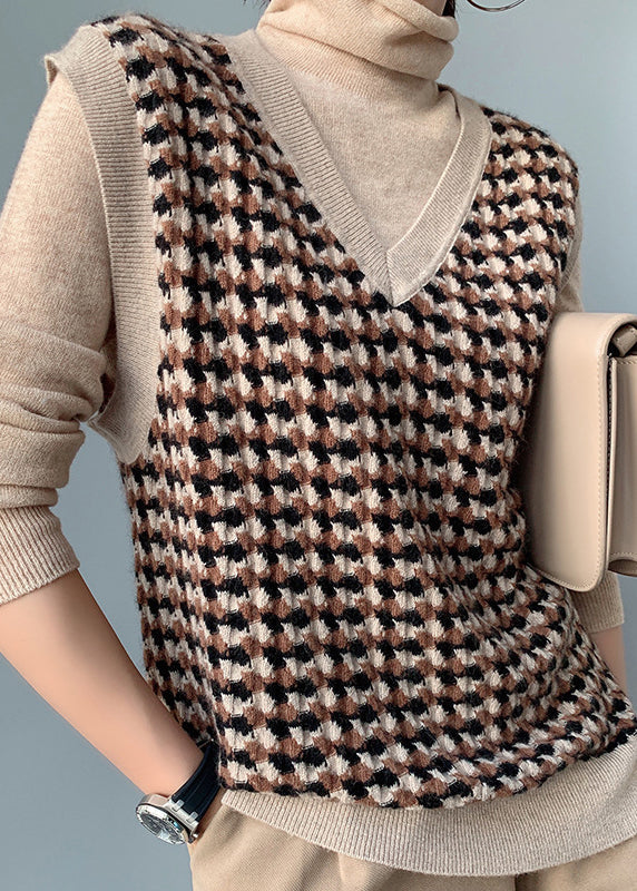 A Vintage Style Coat with Delicate Timeless Details
